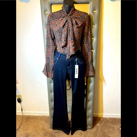 Vintage button down bow tie shirt - Picture 3 of 3